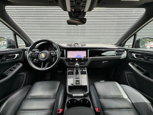 Volcano Grey Metallic 2024 Porsche Macan