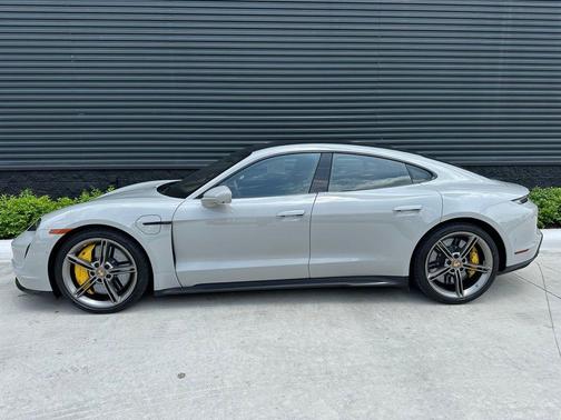 2024 Porsche Taycan Turbo