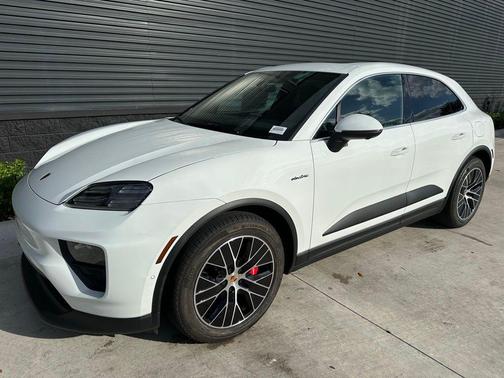 2025 Porsche Macan Electric 4S