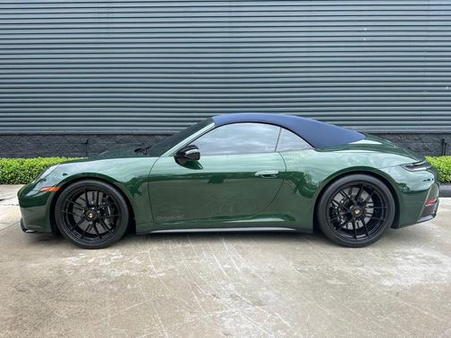 Oak Green Metallic 2026 Porsche 911 Carrera GTS