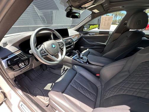 2023 BMW 530e 530e
