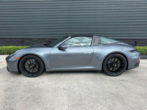 2026 Porsche 911 Targa 4 GTS