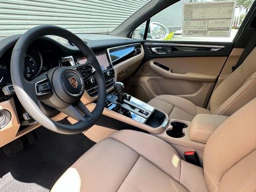 2025 Porsche Macan T