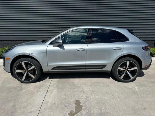 2025 Porsche Macan T