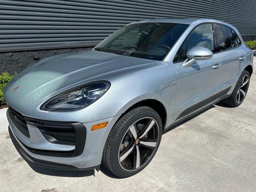 2025 Porsche Macan T