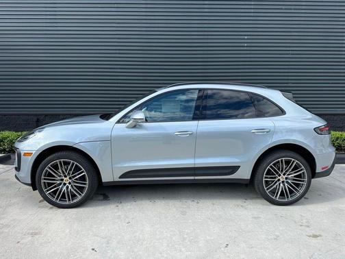 2026 Porsche Macan Base