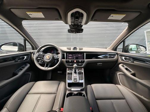Jet Black Metallic 2026 Porsche Macan Base