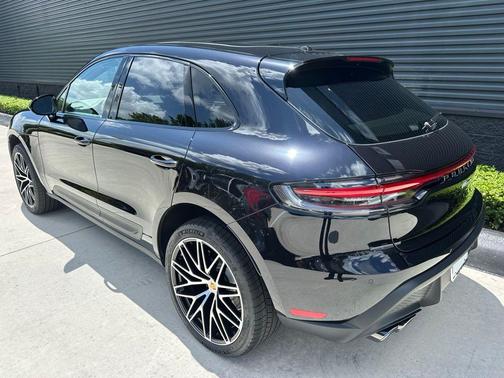Jet Black Metallic 2026 Porsche Macan Base