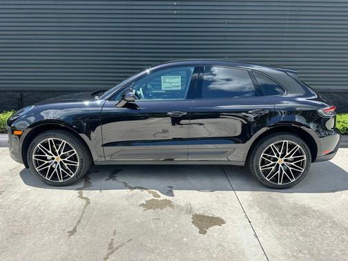 Jet Black Metallic 2026 Porsche Macan Base