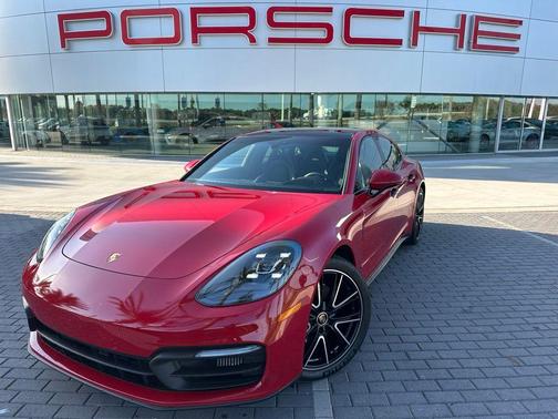 2022 Porsche Panamera 4 Platinum Edition
