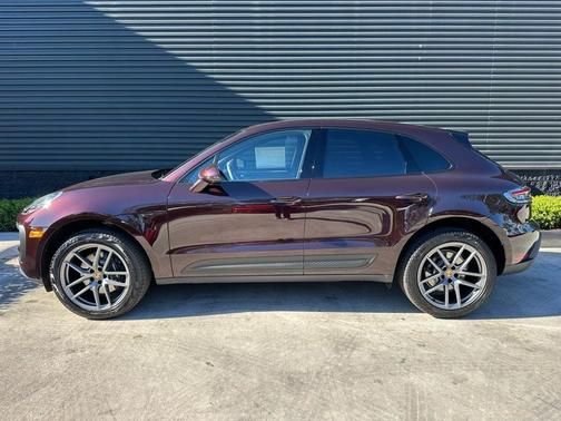 2026 Porsche Macan Base