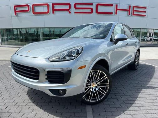 Silver Metallic 2017 Porsche Cayenne