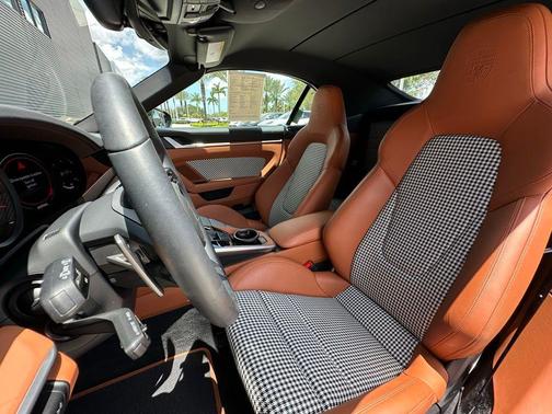 2025 Porsche 911 Turbo