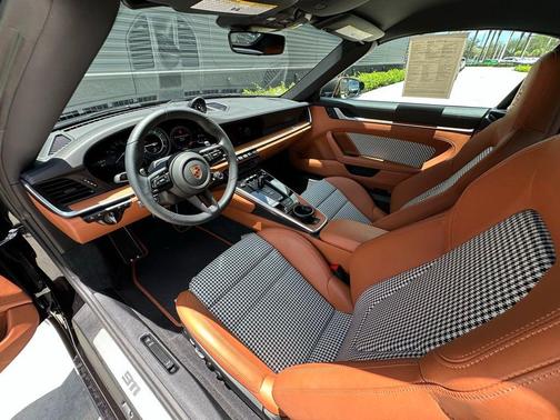 2025 Porsche 911 Turbo