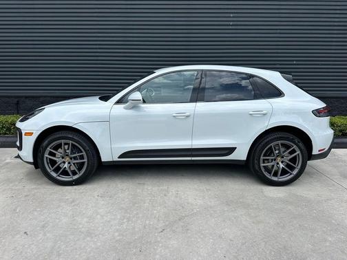 Carrara White Metallic 2026 Porsche Macan T