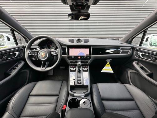 Carrara White Metallic 2026 Porsche Macan T