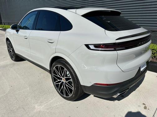 2026 Porsche Cayenne AWD