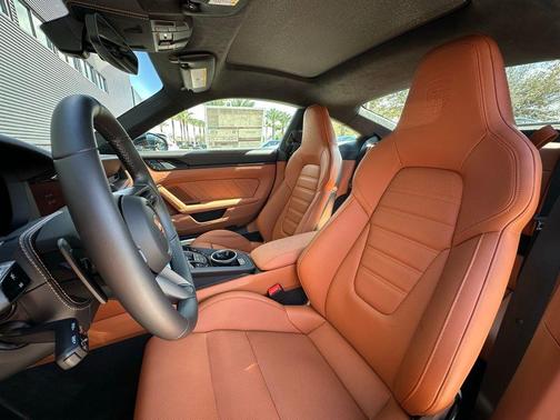 2026 Porsche 911 Carrera 4 GTS