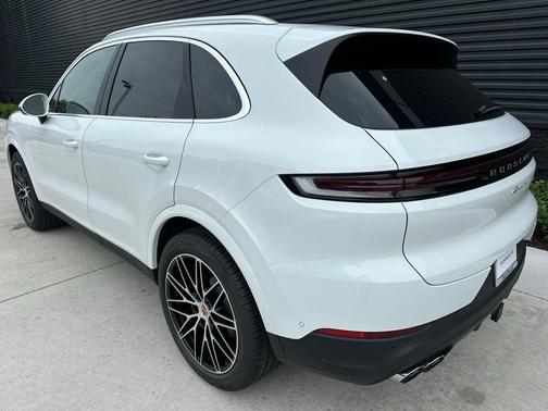 2025 Porsche Cayenne Base