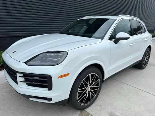 2025 Porsche Cayenne Base