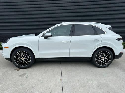 2025 Porsche Cayenne Base