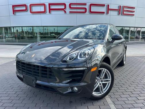 2018 Porsche Macan Base (PDK)