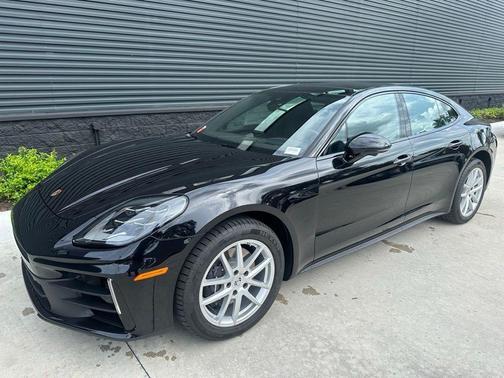 2025 Porsche Panamera Base