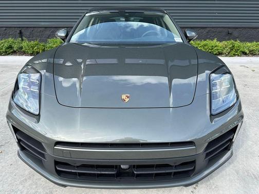 2025 Porsche Panamera Base