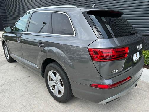 2019 Audi Q7 45 Premium Plus