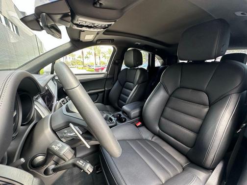 2025 Porsche Macan S