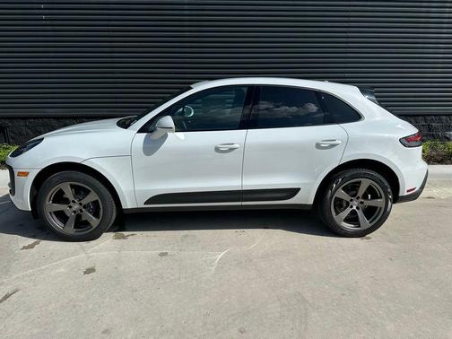 2025 Porsche Macan