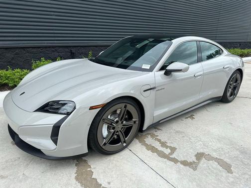 2025 Porsche Taycan Turbo