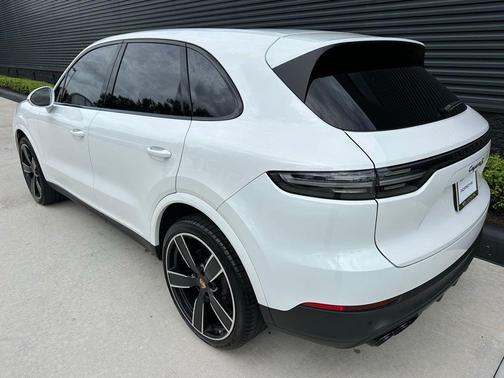 2023 Porsche Cayenne S