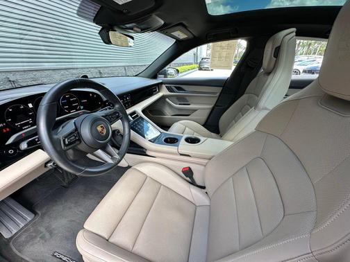 2022 Porsche Taycan Base