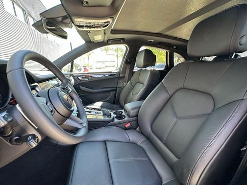 Chalk 2026 Porsche Macan Base