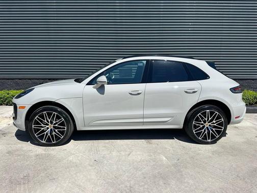 Chalk 2026 Porsche Macan Base