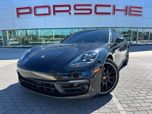 2023 Porsche Panamera 4