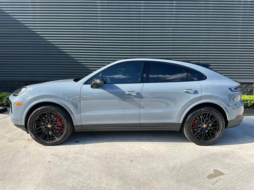 2025 Porsche Cayenne S Coupe AWD