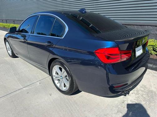 2017 BMW 330 i