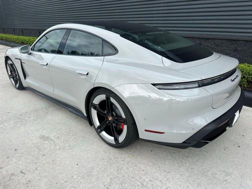 2026 Porsche Taycan GTS