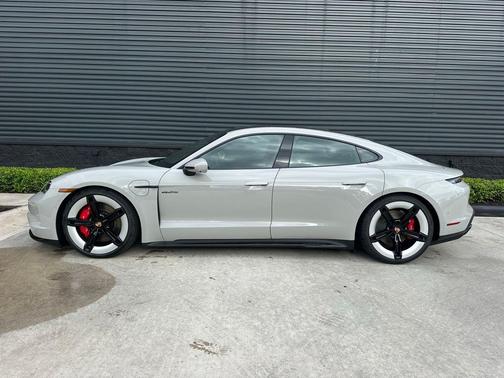 2026 Porsche Taycan GTS