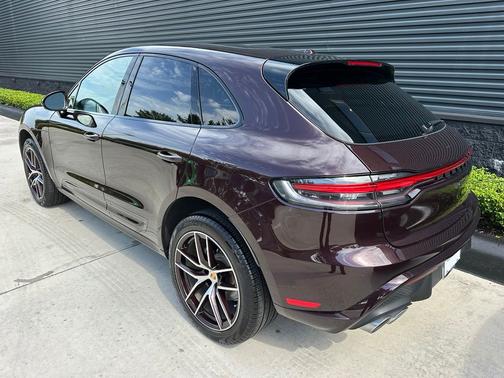 Ruby Metallic 2024 Porsche Macan