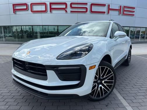 Carrara White Metallic 2026 Porsche Macan