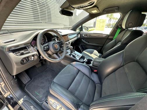2023 Porsche Macan GTS