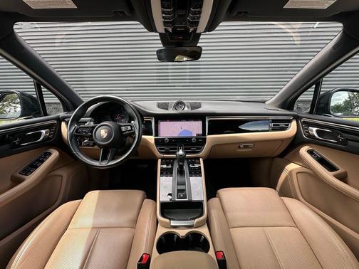 2023 Porsche Macan 