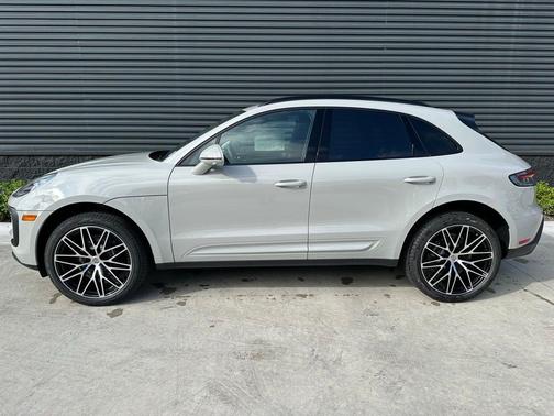 2025 Porsche Macan