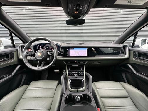 2025 Porsche Cayenne S