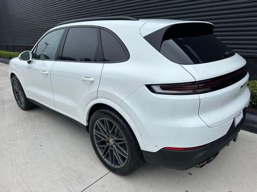 2025 Porsche Cayenne S