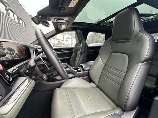2025 Porsche Cayenne S