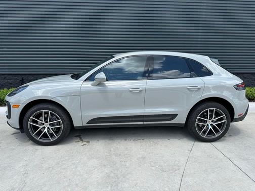 2022 Porsche Macan Base